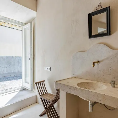 The Carpenter's Appartement